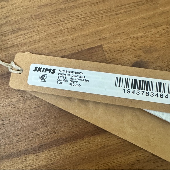 SKIMS Fits Everybody Push up Demi Bra Onyx Black Bra - Picture 3 of 7